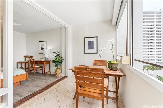 425 Ena Road 1002B, Honolulu, HI 96815