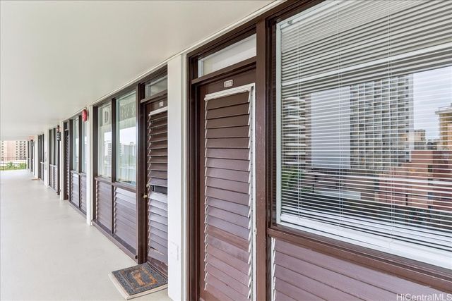 425 Ena Road 1002B, Honolulu, HI 96815