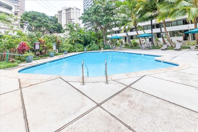 425 Ena Road 1002B, Honolulu, HI 96815