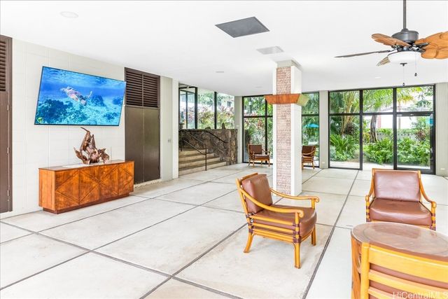 425 Ena Road 1002B, Honolulu, HI 96815