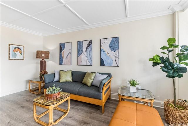 425 Ena Road 1002B, Honolulu, HI 96815