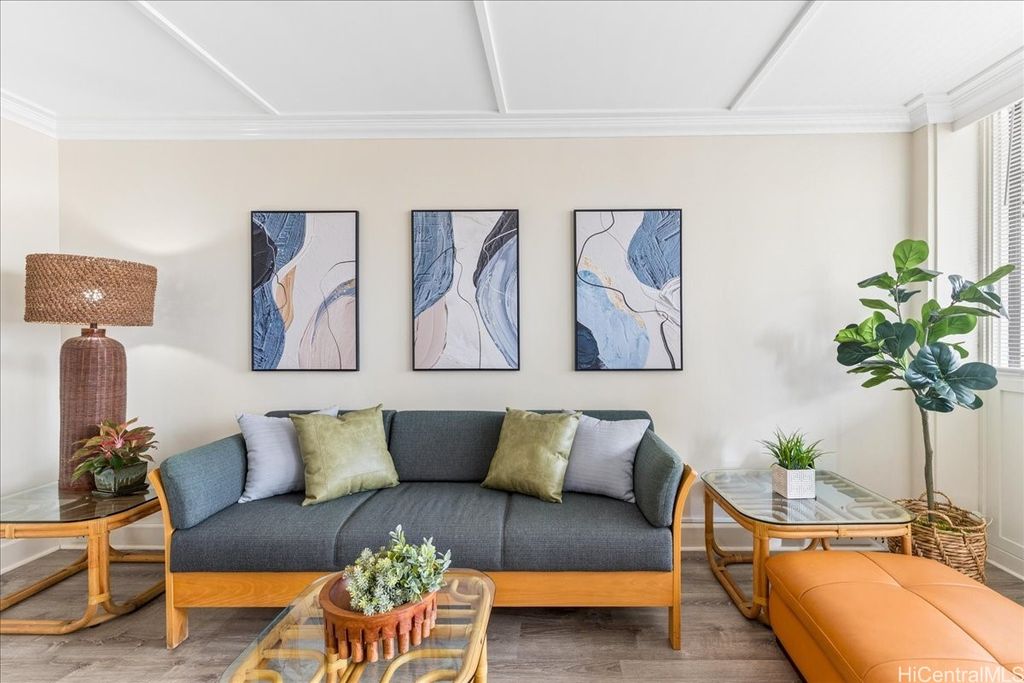 425 Ena Road 1002B, Honolulu, HI 96815