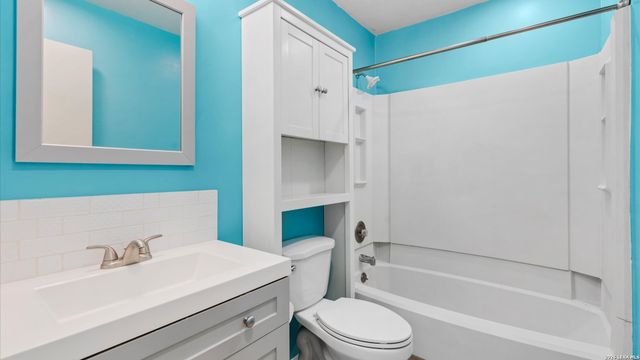 2823 ASH FIELD DR, San Antonio, TX 78245