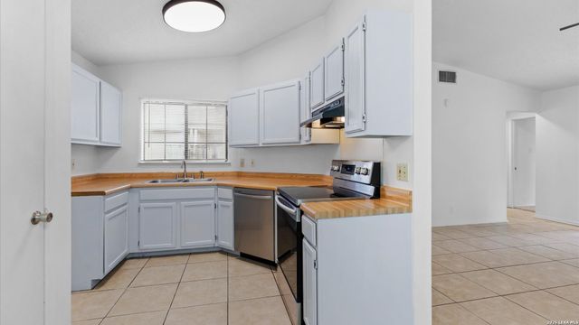 2823 ASH FIELD DR, San Antonio, TX 78245