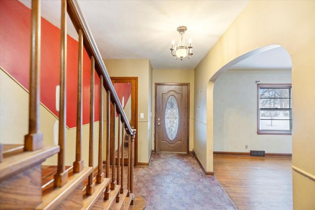 1215 5th Avenue S, Moorhead, MN 56560