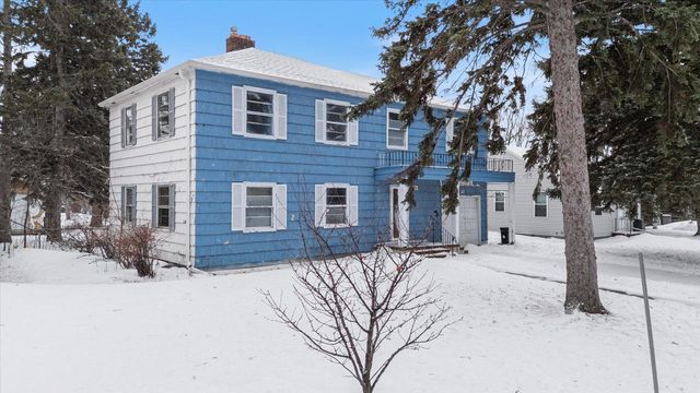 1215 5th Avenue S, Moorhead, MN 56560