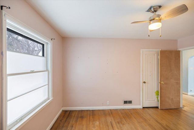 1215 5th Avenue S, Moorhead, MN 56560