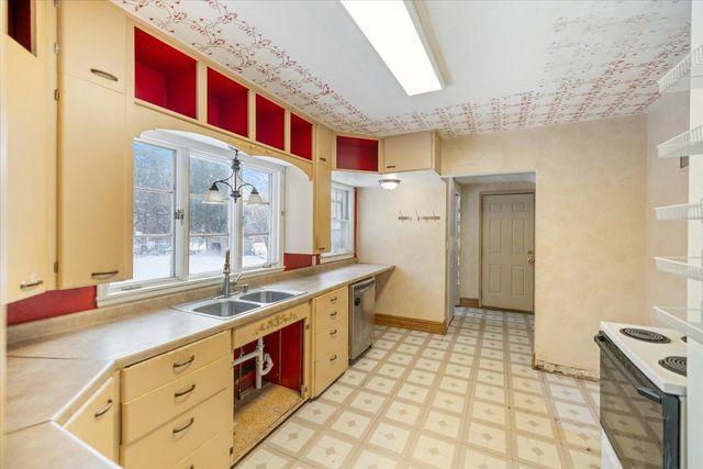 1215 5th Avenue S, Moorhead, MN 56560