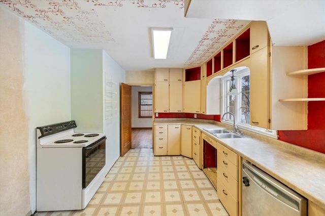 1215 5th Avenue S, Moorhead, MN 56560