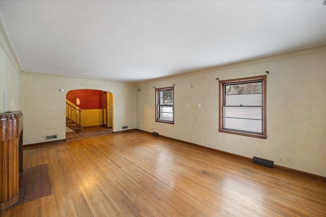 1215 5th Avenue S, Moorhead, MN 56560