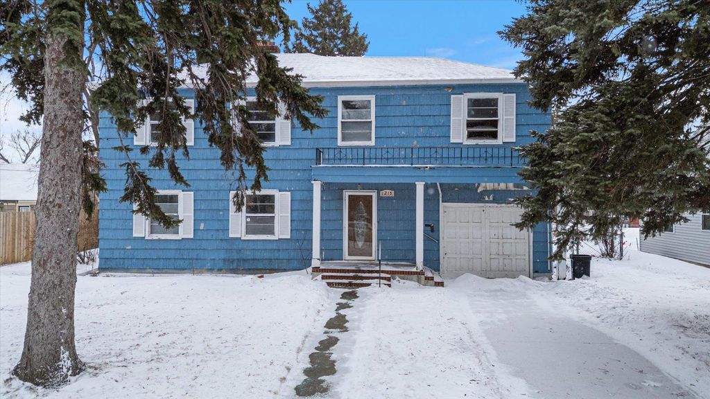 1215 5th Avenue S, Moorhead, MN 56560