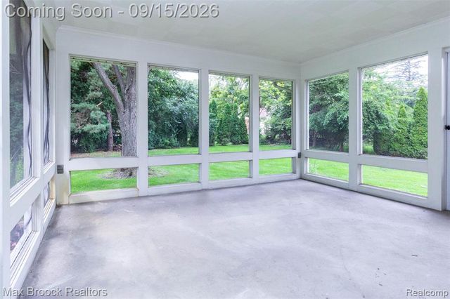 28513 W Kalong Circle, Southfield, MI 48034