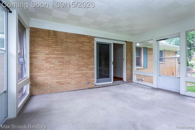 28513 W Kalong Circle, Southfield, MI 48034