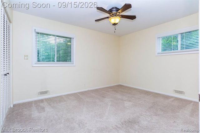 28513 W Kalong Circle, Southfield, MI 48034