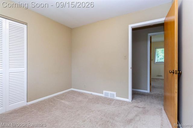 28513 W Kalong Circle, Southfield, MI 48034