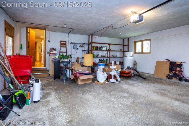 28513 W Kalong Circle, Southfield, MI 48034