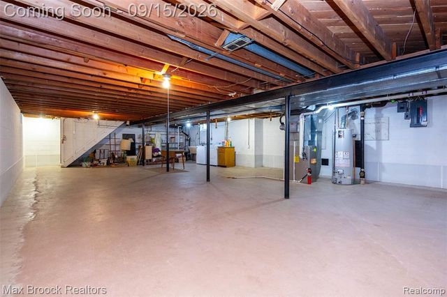 28513 W Kalong Circle, Southfield, MI 48034