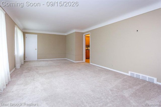 28513 W Kalong Circle, Southfield, MI 48034