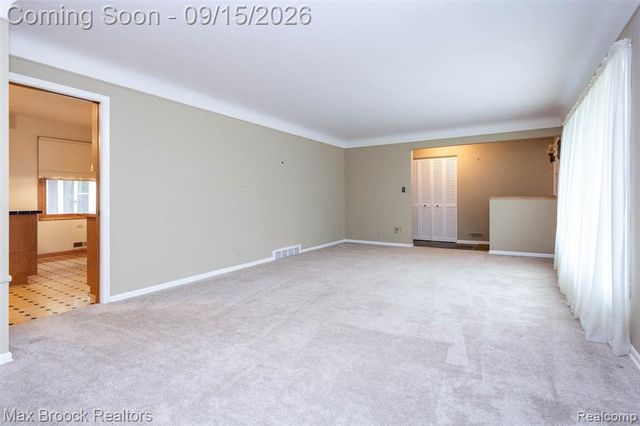 28513 W Kalong Circle, Southfield, MI 48034