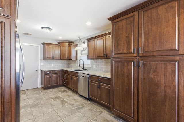 3371 W Primrose Street, Springfield, MO 65807