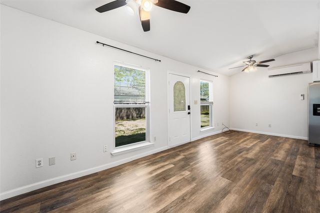 1116 Ebert Ave B, Austin, TX 78721