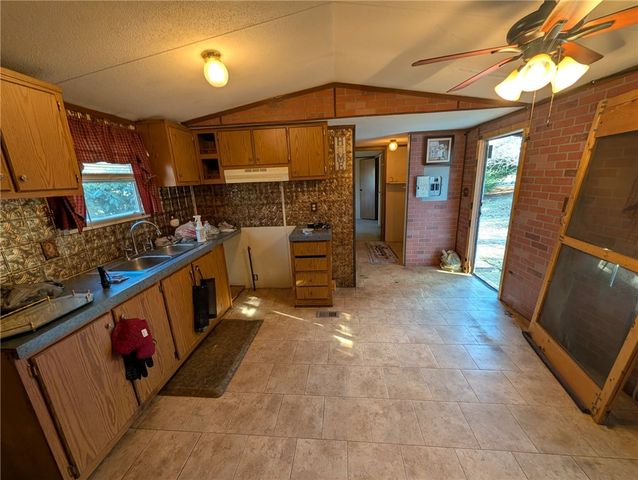 100 Santa Rita Ln, Connoquenessing Twp, PA 16001