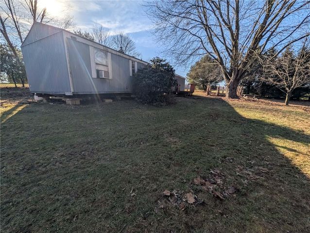 100 Santa Rita Ln, Connoquenessing Twp, PA 16001