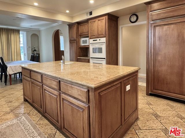 458 S Clark Drive, Beverly Hills, CA 90211