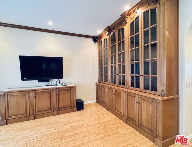 458 S Clark Drive, Beverly Hills, CA 90211