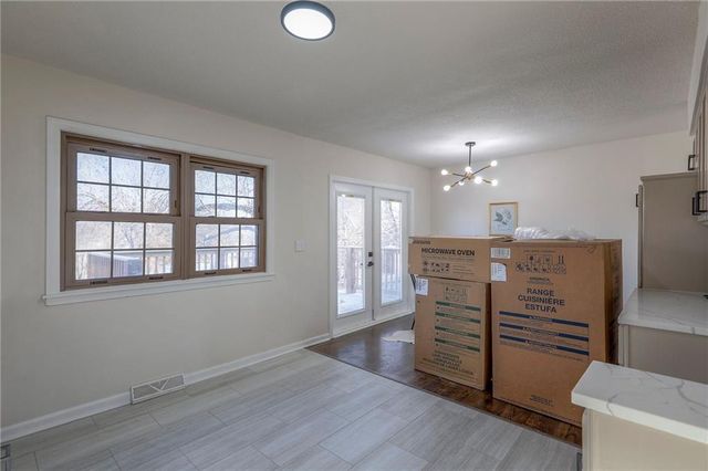 319 Glendale Road, Liberty, MO 64068