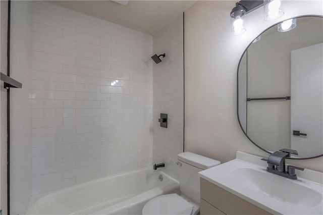 319 Glendale Road, Liberty, MO 64068