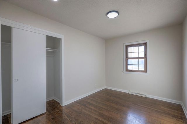 319 Glendale Road, Liberty, MO 64068