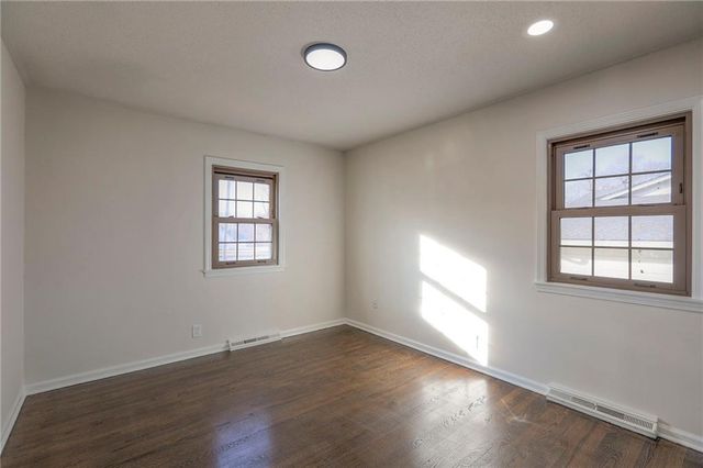 319 Glendale Road, Liberty, MO 64068