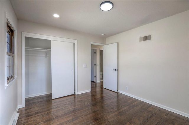 319 Glendale Road, Liberty, MO 64068