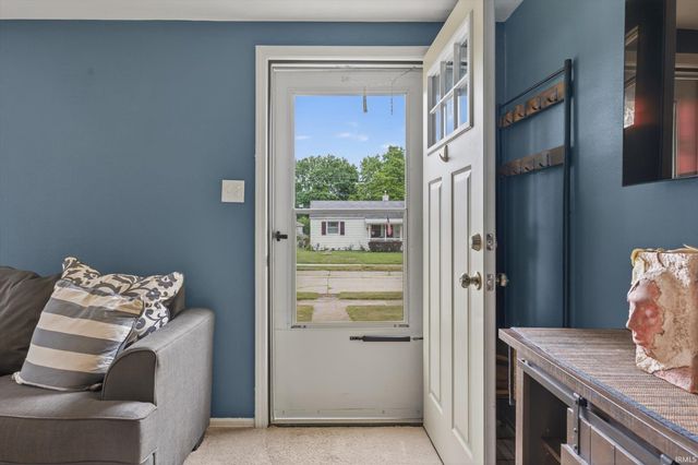 1222 Edgewood Drive, South Bend, IN 46616