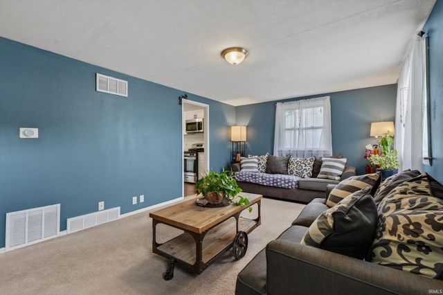 1222 Edgewood Drive, South Bend, IN 46616