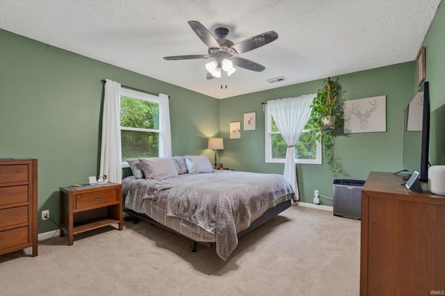 1222 Edgewood Drive, South Bend, IN 46616