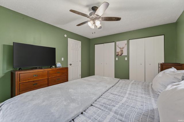 1222 Edgewood Drive, South Bend, IN 46616