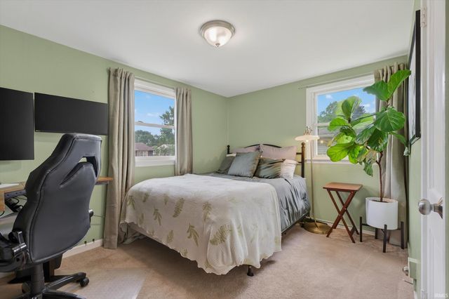 1222 Edgewood Drive, South Bend, IN 46616