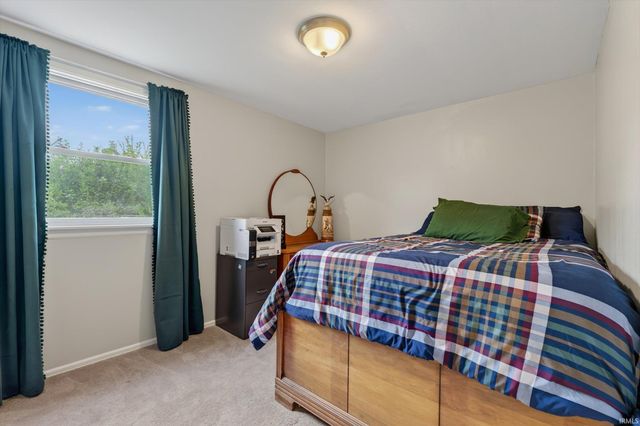 1222 Edgewood Drive, South Bend, IN 46616