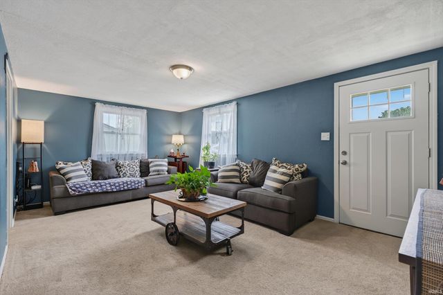 1222 Edgewood Drive, South Bend, IN 46616