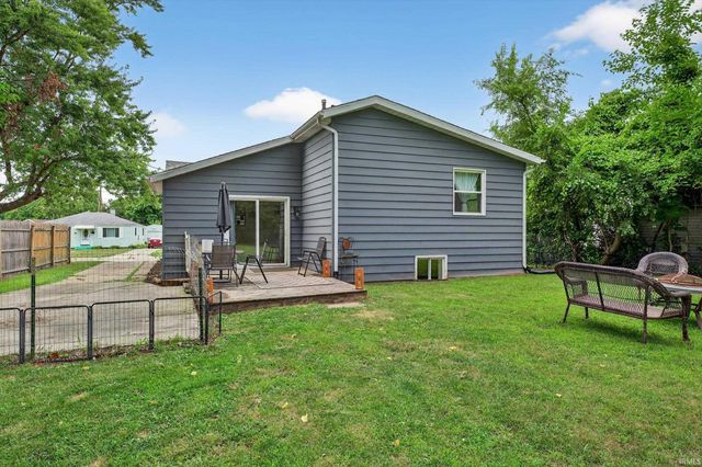 1222 Edgewood Drive, South Bend, IN 46616