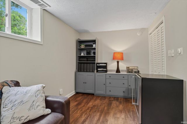 1222 Edgewood Drive, South Bend, IN 46616