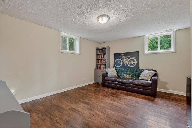 1222 Edgewood Drive, South Bend, IN 46616