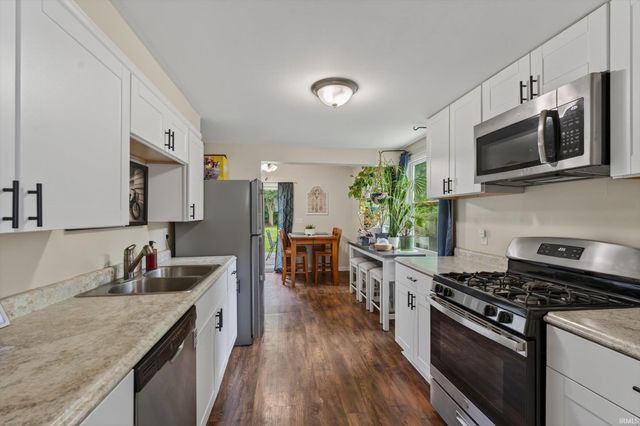 1222 Edgewood Drive, South Bend, IN 46616