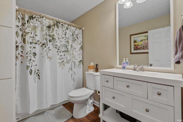 1222 Edgewood Drive, South Bend, IN 46616