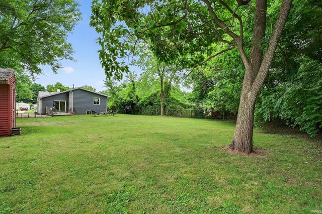 1222 Edgewood Drive, South Bend, IN 46616