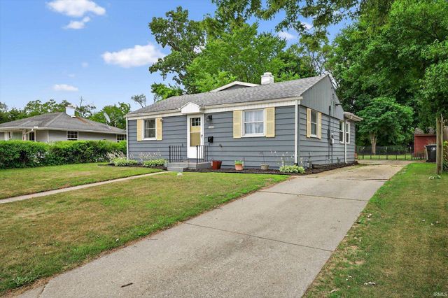 1222 Edgewood Drive, South Bend, IN 46616