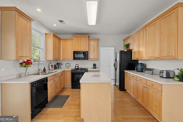 6464 Edgewater Cove, Fairburn, GA 30213