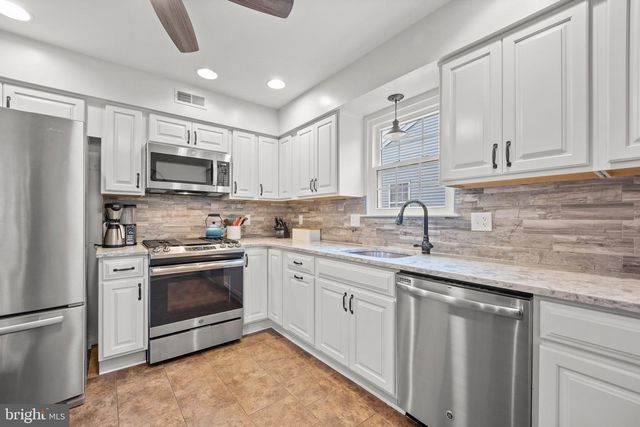 335 NICHOLAS CT, Wilmington, DE 19808